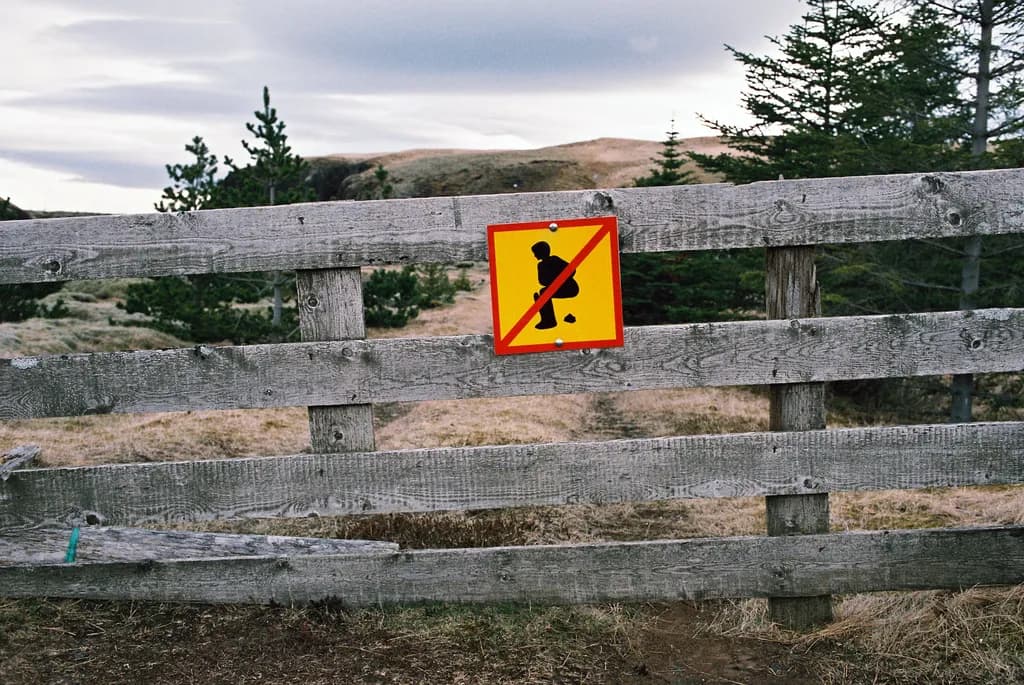 Pooping Forbidden